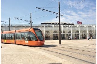 Pôle multimodal tramway, tgv, bus