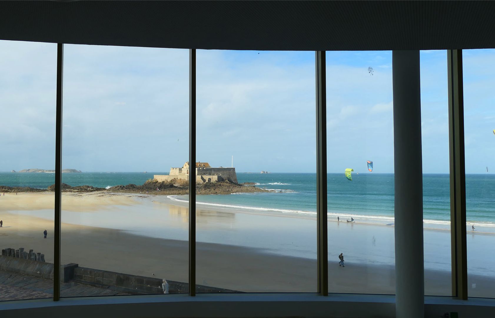 Retrouvez en vidéo la construction de la Rotonde Cézembre de Saint Malo